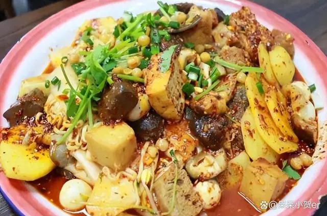 天水兩碗麻辣燙收費二百六事件后續(xù)！店家強(qiáng)硬回應(yīng)，博主緊急刪號